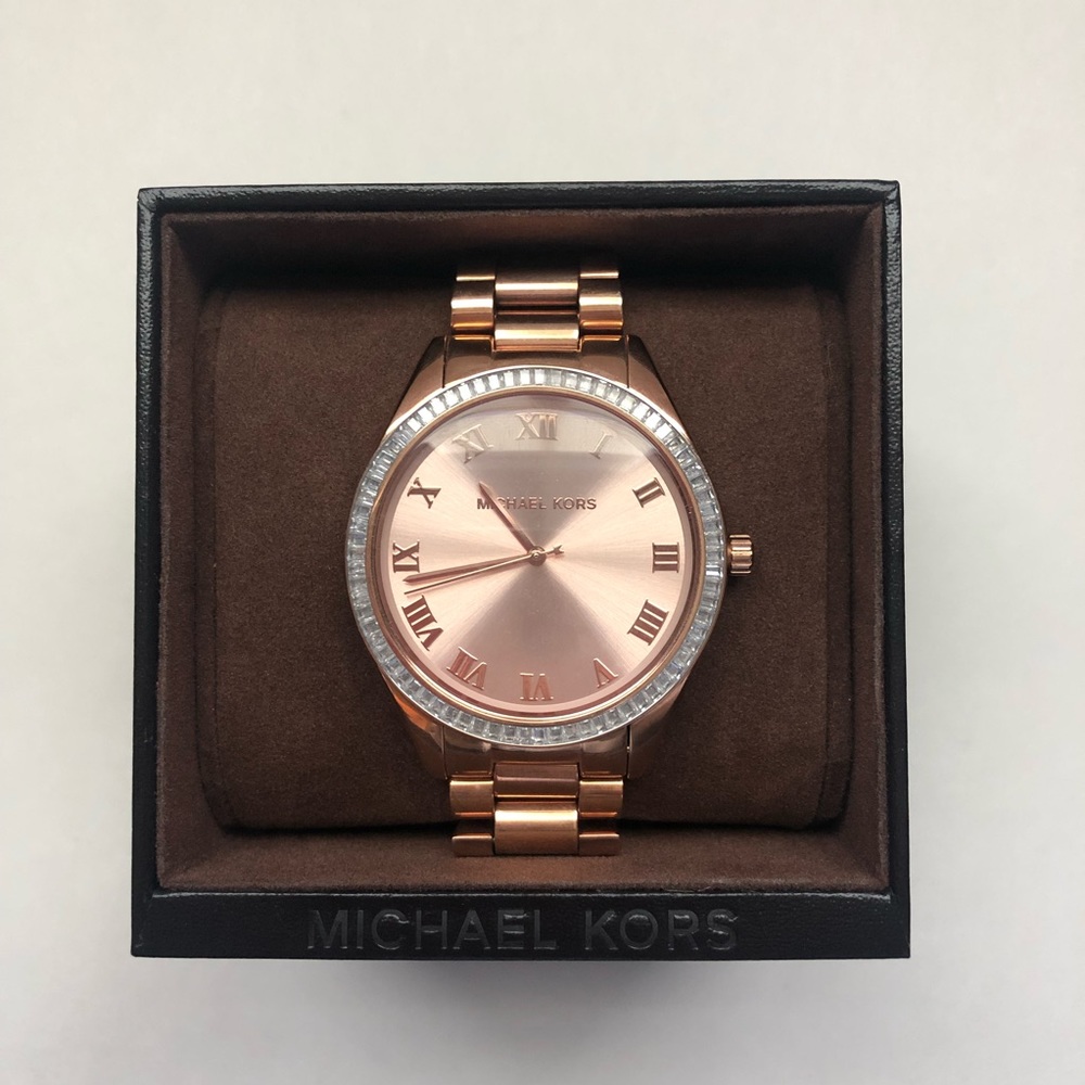 Michael Kors Rose Gold Watch - Picture 7 of 7